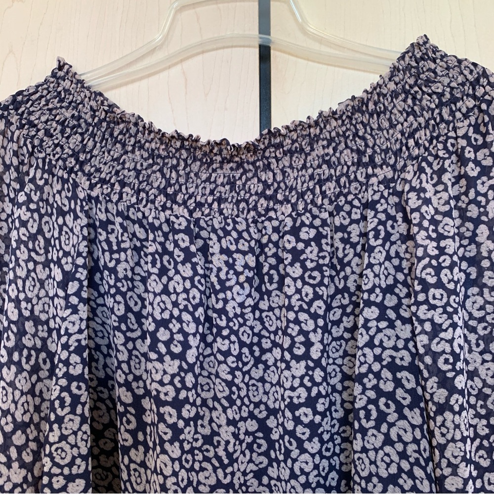 Rebecca Minkoff Women's Smocked Off The Shoulder Top Floral Navy Brown Size XS - Picture 4 of 13